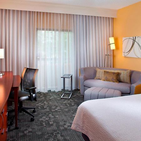 Courtyard By Marriott Huntsville University Drive Buitenkant foto
