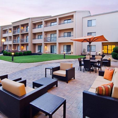 Courtyard By Marriott Huntsville University Drive Buitenkant foto
