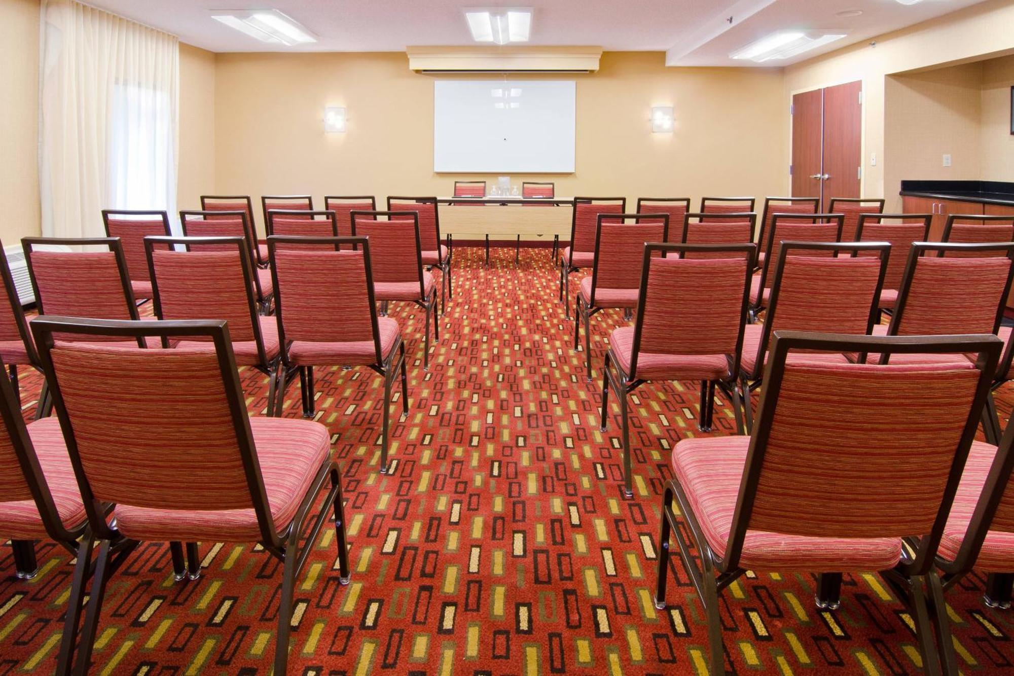 Courtyard By Marriott Huntsville University Drive Buitenkant foto