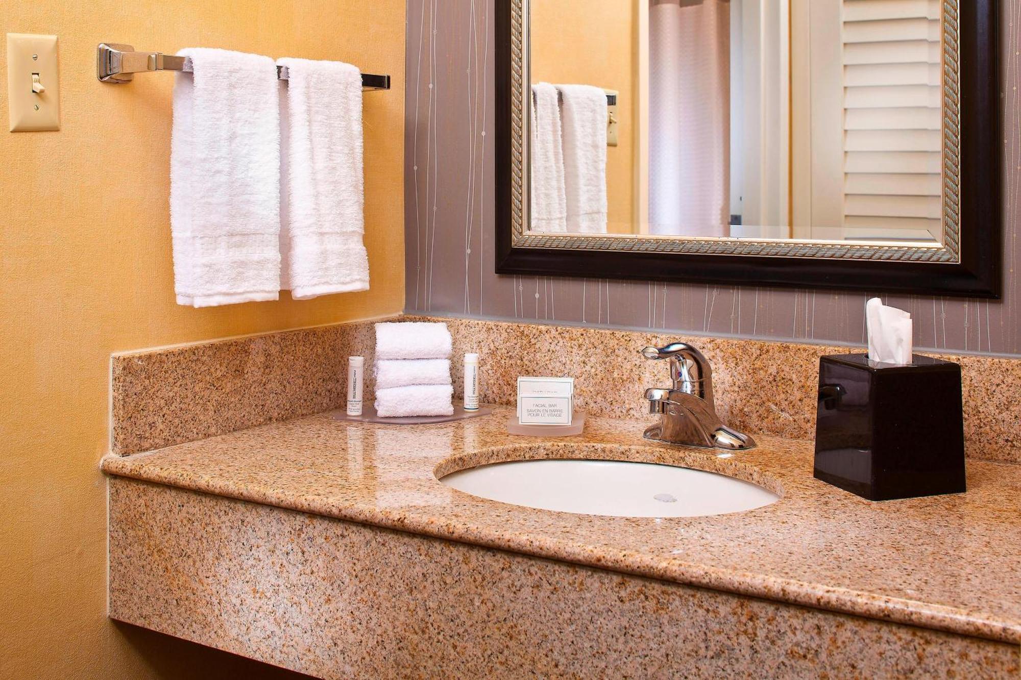 Courtyard By Marriott Huntsville University Drive Buitenkant foto