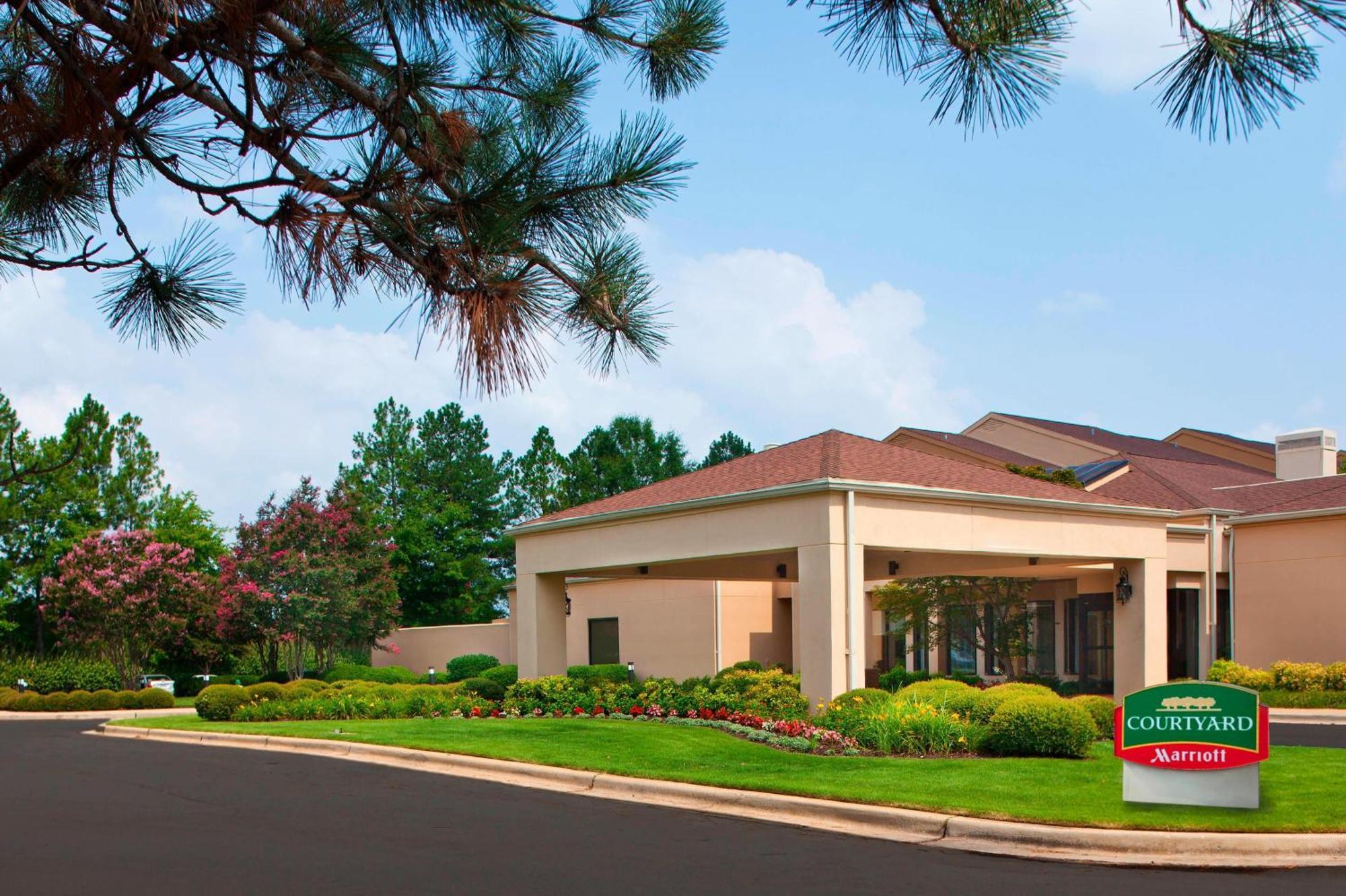 Courtyard By Marriott Huntsville University Drive Buitenkant foto
