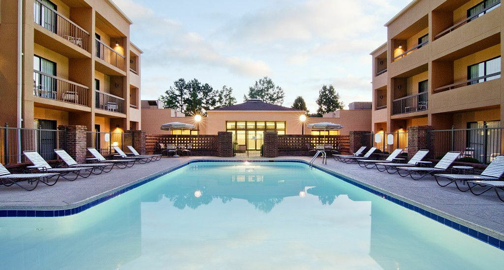 Courtyard By Marriott Huntsville University Drive Buitenkant foto